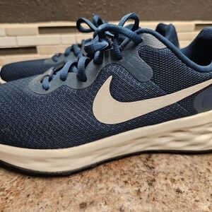 Nike Women's Blue Athletic Shoes